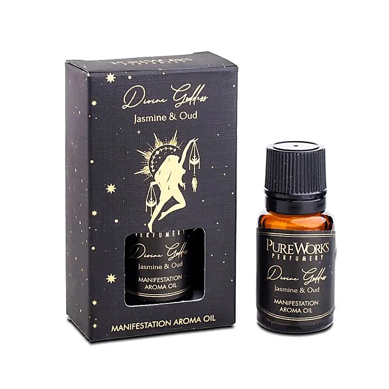 Aromaöl – Divine Goddess Sinnlichkeit – Eleganz – Weibliche Ausstrahlung Dieses luxuriöse Aromaöl entfaltet einen verführerischen und tiefen Duft, der Eleganz und feminines Selbstbewusstsein unterstreicht. Die Komposition aus Jasmin und Oud schafft eine warme, edle Atmosphäre – perfekt für besondere Anlässe, Rituale oder Momente der Selbstpflege.